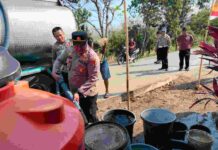 Polres Ponorogo Hadir Bawa Harapan Saat Kemarau Panjang, Salurkan 16 Ribu Liter Air Bersih untuk Warga Karangpatihan