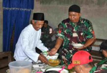 Dari Tangan Prajurit Mengalir Air Bersih, dari Rumah Warga Terhidang Sepiring Kebersamaan