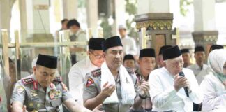 Perkuat Sinergi Ulama dan Umara, Kapolri Silaturahmi ke Ponpes Tebuireng dan Ziarah Makam Gus Dur